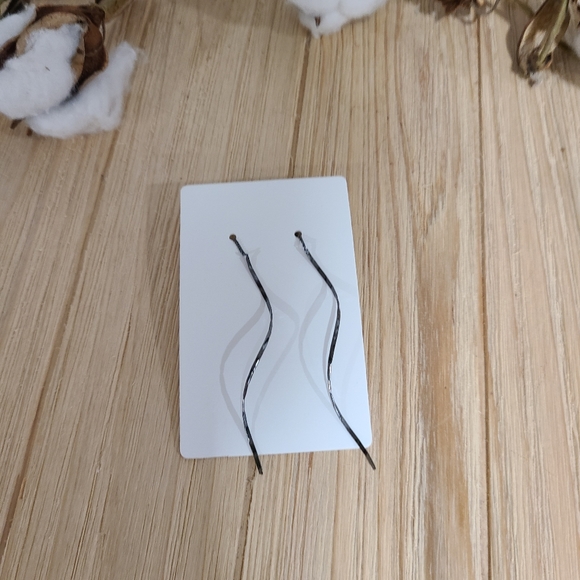 🖤🖤NEW🖤🖤CASUAL!! Threaded Spiral Earrings in BLACK 🖤🖤 - Picture 11 of 16